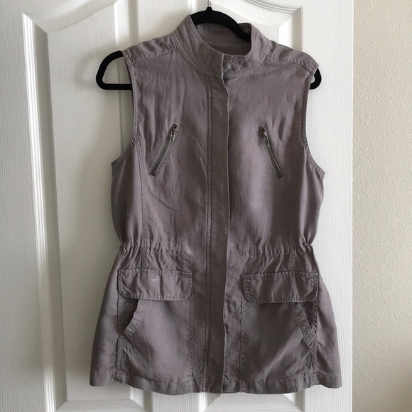 Utility vest - Picture 1 of 6